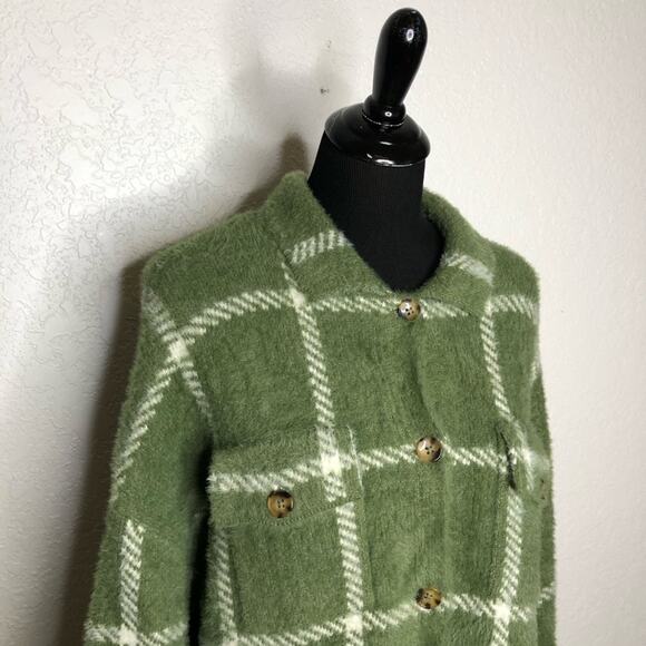 Torrid green white plaid fuzzy knit button front shacket jacket size 2 or 2X - Picture 2 of 14